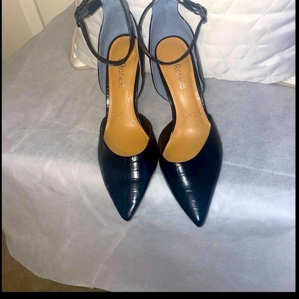 These shoes are already on sale and i lower the price. It is a 8 1/2